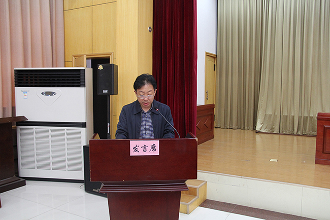 第十八届莱芜区人大常委会第十次会议在莱城会堂召开
